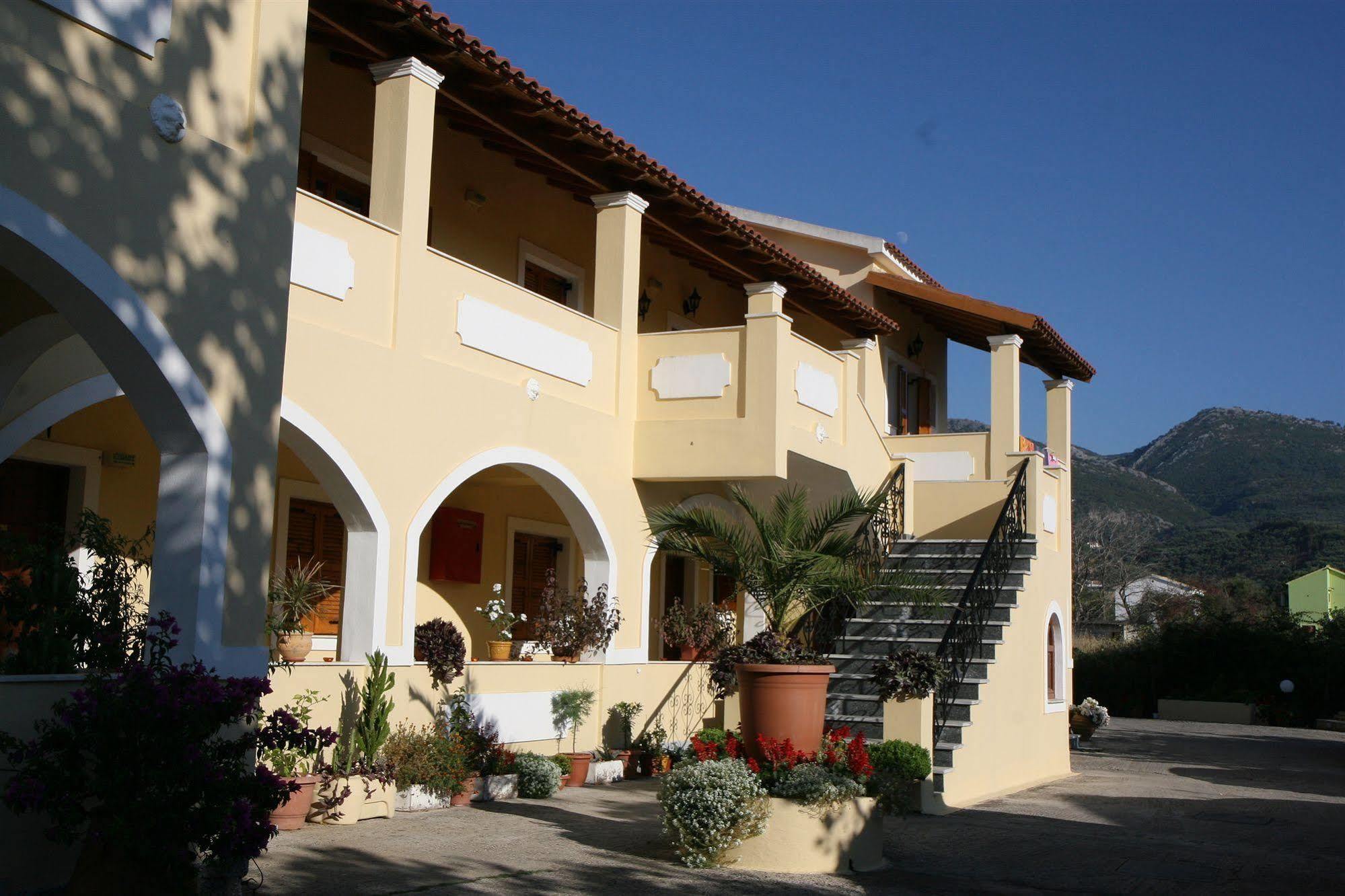 אצ'ארבי Feeloxenia Corfu Apartments מראה חיצוני תמונה